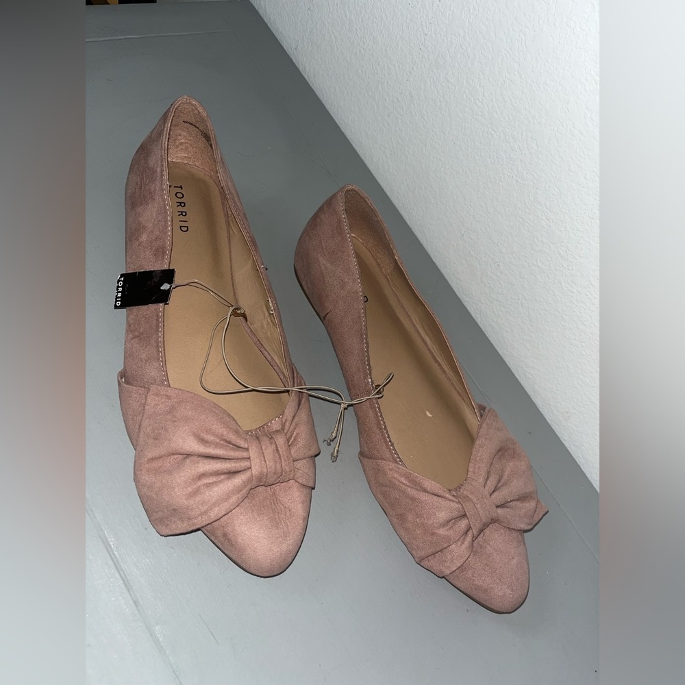 Torrid Blush Faux Suede Bow Ballet Pointed Toe Flats Sz 12 Chic Feminine Minimal